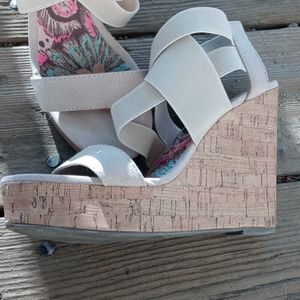 Madden Girl Wedges